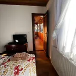 кондеви къщи בית הארחה Kovačevica