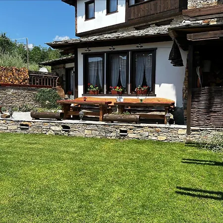 Guest house кондеви къщи