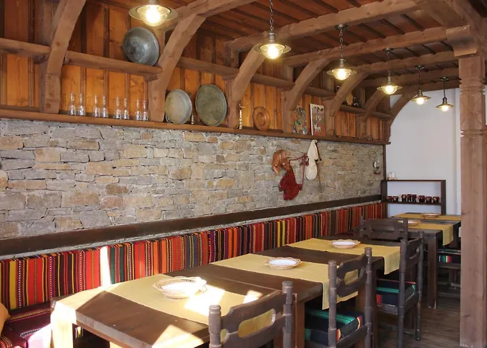 кондеви къщи *