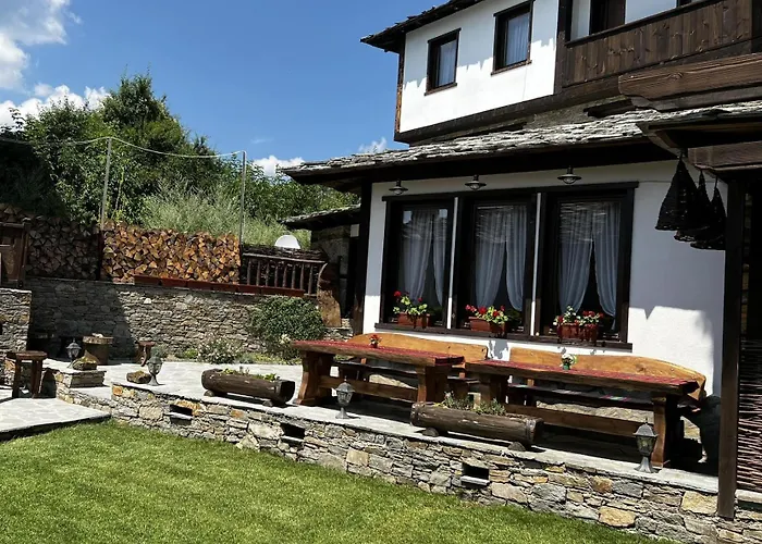 кондеви къщи Guest house *