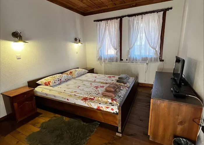 Guest house кондеви къщи Kovacevica