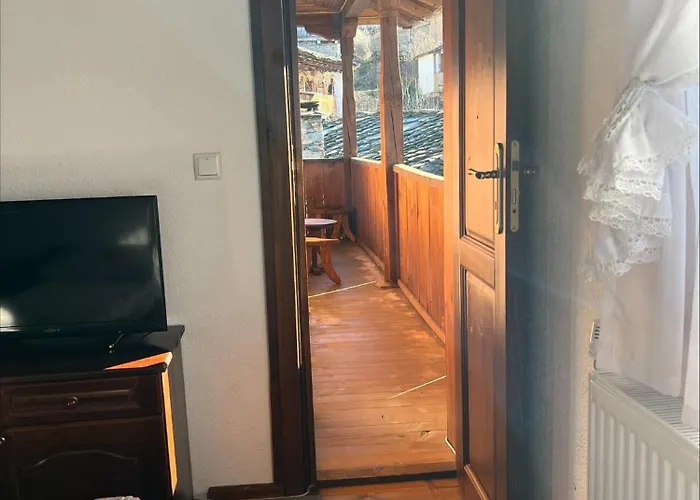 Guest house кондеви къщи