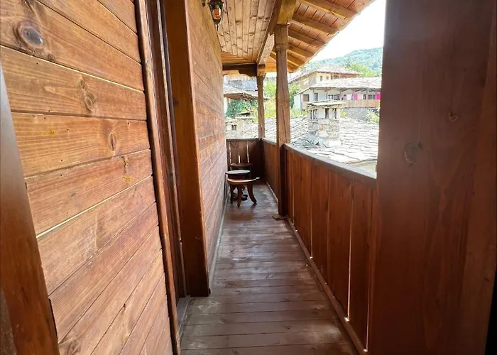 Guest house кондеви къщи