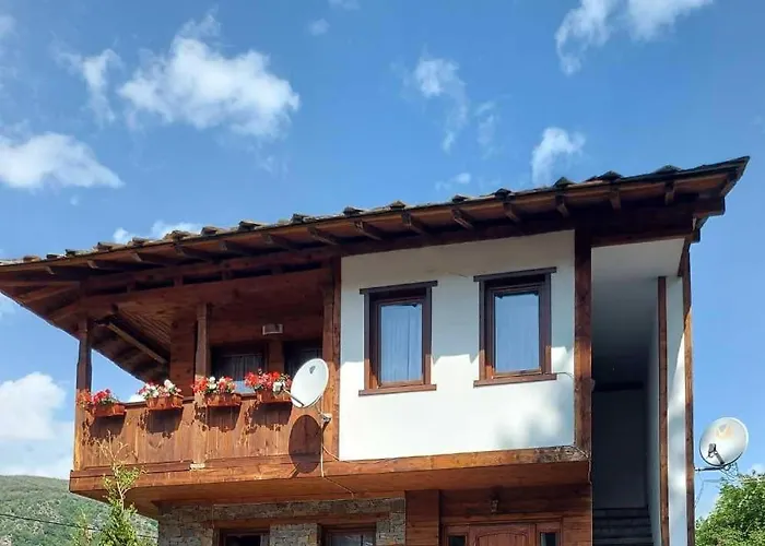 Guest house кондеви къщи