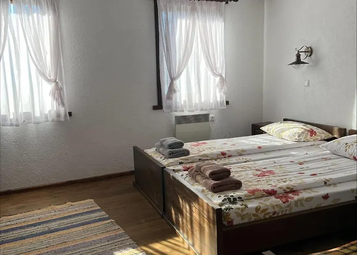 кондеви къщи Guest house *