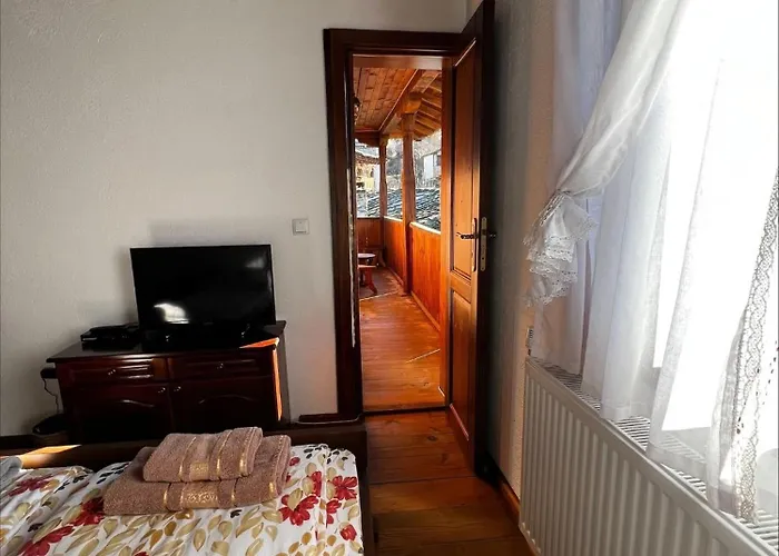 кондеви къщи Guest house Kovacevica