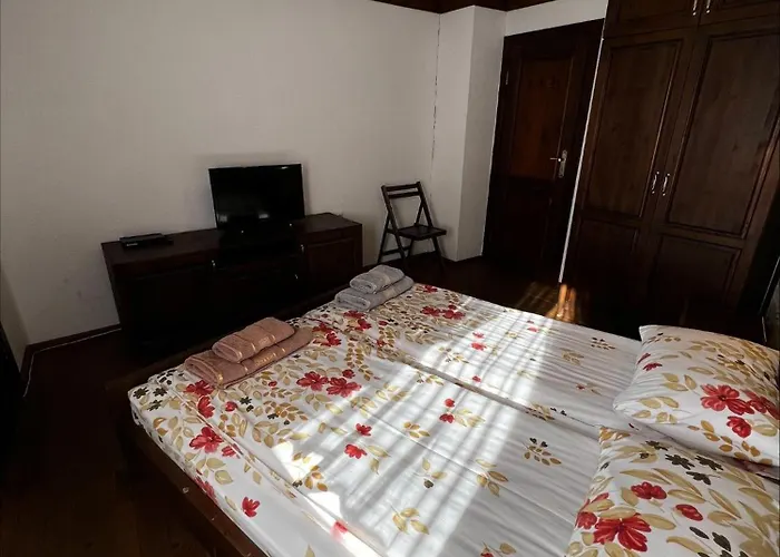 Guest house кондеви къщи