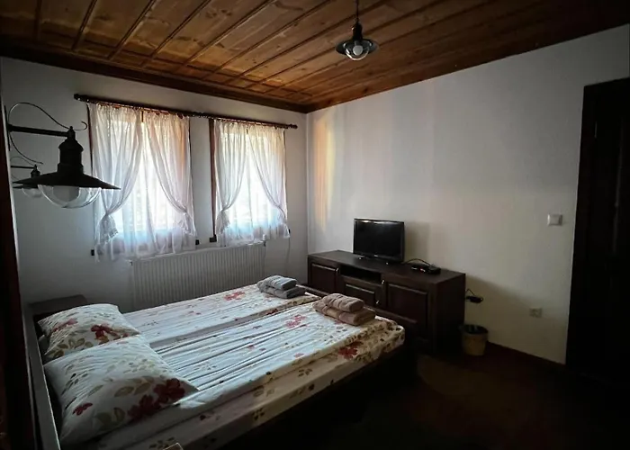 Guest house кондеви къщи *